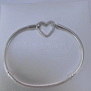 Pandora Moments Heart Closure Snake Chain Bracelet